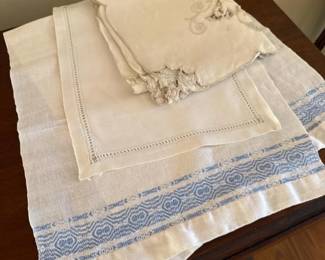 028 vintagelinensandsmalltablerunner