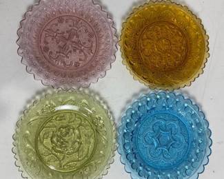 109 smallvintagecoloredpressedglassplat