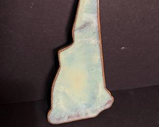 137 newhampshireshapedglazedpotteryspoo