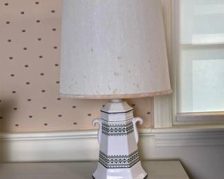 082 ceramictablelampwithshadegeometric