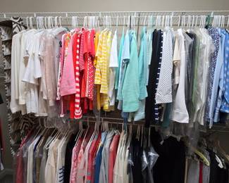Ladies clothing, size small