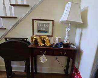 Porcelain lamp, set of wood trays, Bombay Co. Table