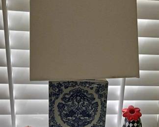 Blue and white table lamp