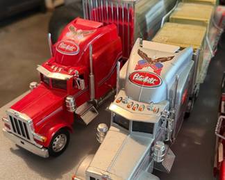 New Ray Peterbilt 379 Semi-Truck and Trailer Die-Cast Models