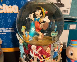 Walt Disney's Masters of Animation Pinocchio Snowglobe