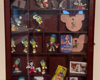 Disney Pinocchio Jiminy Cricket Collection in Shadow Box
