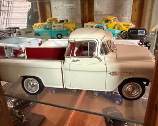 Danbury Mint 1957 Chevrolet Cameo Carrier Diecast