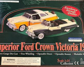 Superior 1955 Ford Crown Victoria 1:24 Scale Die-Cast Model