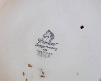 Porcelain Bird Figurine. Chipped. Photo 3 of 3. 