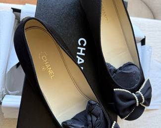 Chanel Pumps. Size 40.5. 