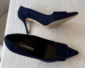 Manola Blahnik Maysli 70 Navy Suede Shoes. Size 42. 
