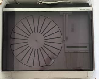 Bang & Olufsen Beogram 4004 Turntables. Photo 1 of 3. 