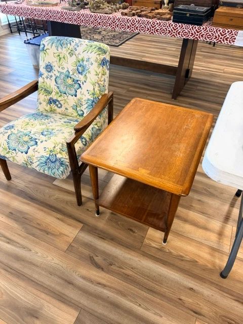 Modernism chair and table