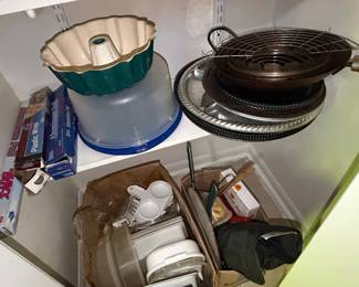 Assorted Kitchenware and Bakeware Lot
