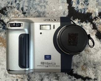 Sony FD Mavica MVC-FD85 Digital Camera
