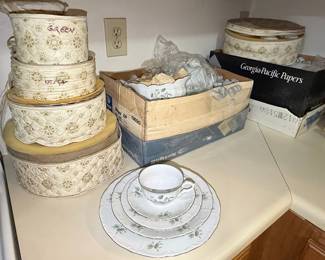 Mitterteich "Green Ming" Porcelain Dinnerware Set