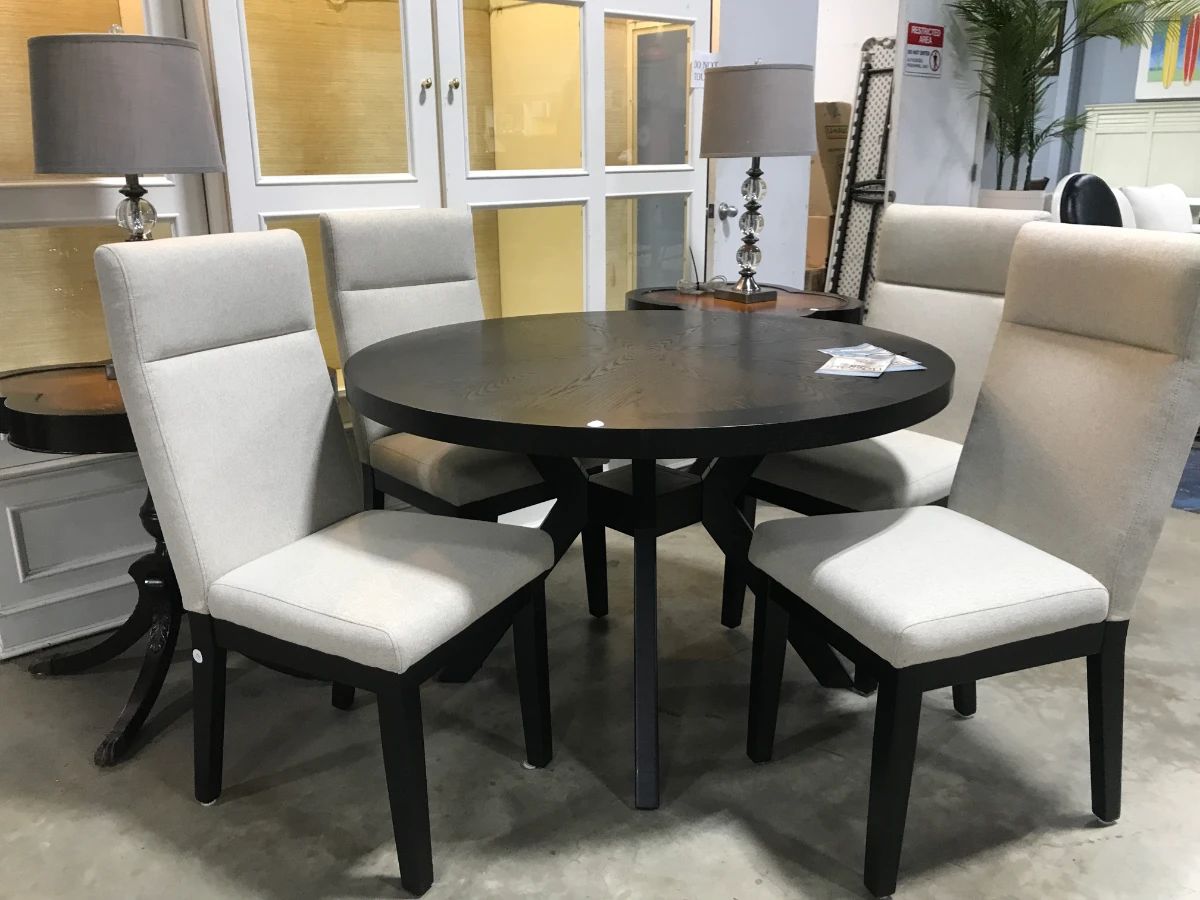 BRAND NEW TABLE AND CHAIRS