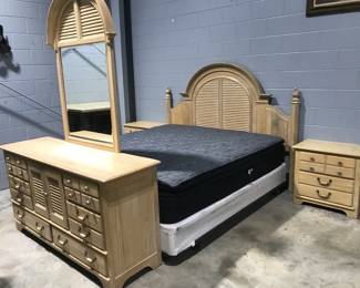 OAK BEDROOM SET