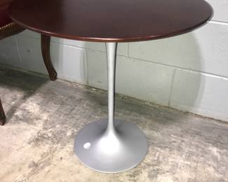 KNOLL TABLE