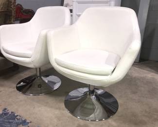 MODERN UPHOLSTERED CHAIRS
