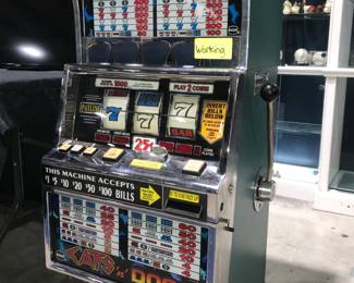 WORKING SLOT MACHINE