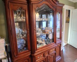 Matching Hutch with Beveled Glass