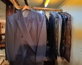 Large collection of custom made Men's suits Size 42 to 44 Regular