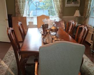 Dining Room table with 6 chairs