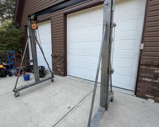 Pittsburgh Automotive 1-Ton Capacity Gantry Crane