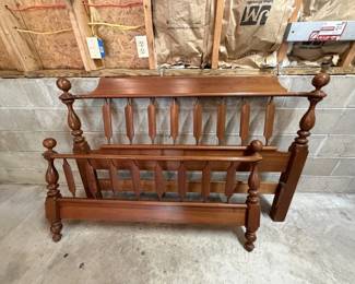 Ethan Allen Bed Frame including header/footer (and 2 side rails not shown in pic) 