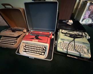 Vintage Type Writers (3 to choose from - see pic) 