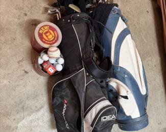 Vintage Golf Club Set w/Bag (QTRY 2); & golf balls