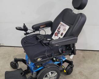 Quantum Q6 Edge Power Wheelchair