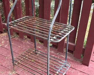 Small metal bakers rack, plant display