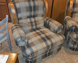 Swivel rocker recliner
