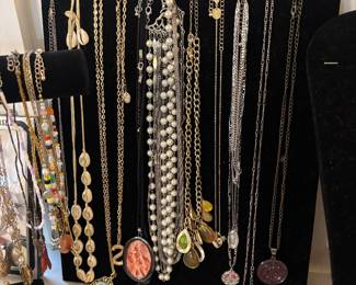 Jewelry, necklaces 