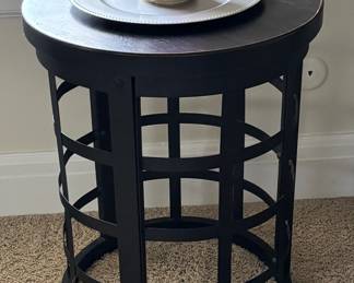 Side table round metal