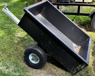 Dump bucket for tractor