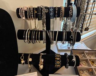 Bangles / bracelets