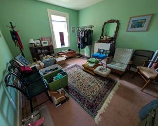 rug, chairs, dresser, mirror