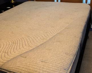 Queen Serta Hybrid Perfectsleeper