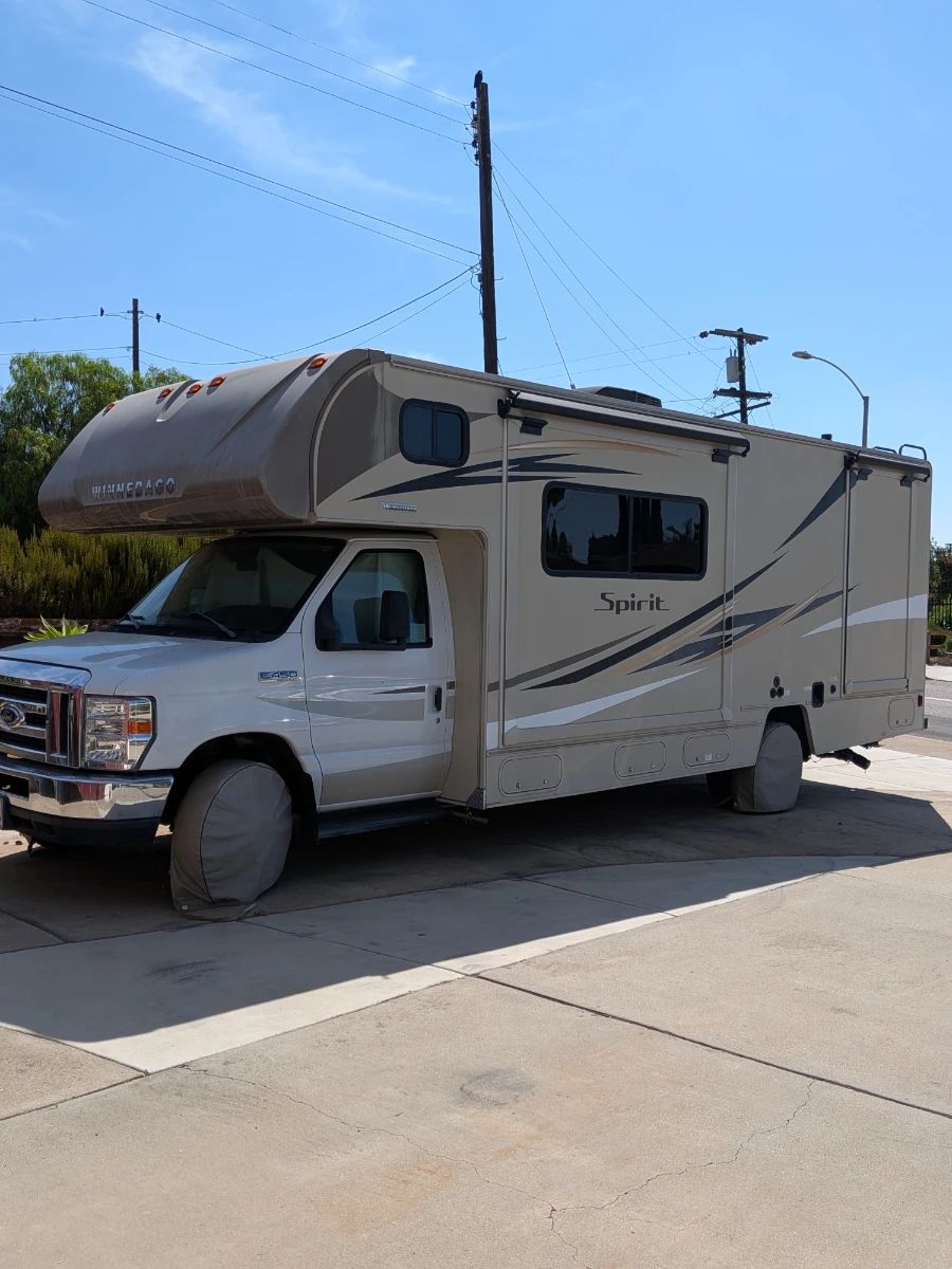 2019 Winnebago Spirit Class C Motorhome – Double Slide –