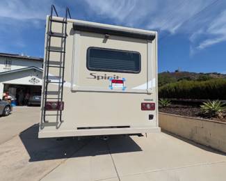 Clean title one owner length is 27 has 28,000 miles excellent condition feet has