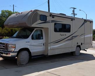 2019 Winnebago Spirit Class C Motorhome – Double Slide –