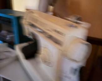 singer sewing machine $25