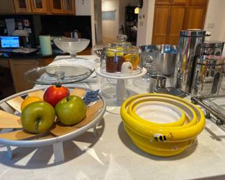 Modern fruit bowl