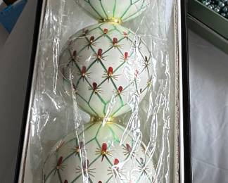 New inbox, 1994 Christopher Radko tree topper– French Regency