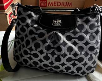 Authentic Y2K coach bag, Madison art swing pack Crossbody