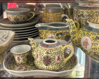 Chinese Jingdezhen Munshou Tea Set