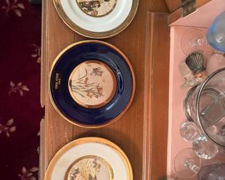 Dynasty Gallery 'Chokin Art' Gold-Rim Plate Set (3):  Set of three white porcelain display plates with 24kt gold rim, Dynasty Gallery 'Original Chokin Collection' backstamp - Japanese engraved-copper/gold-gilded decorative art